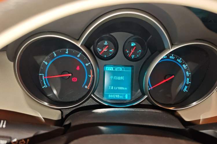 Used Chevrolet Cruze 2015 1.5L Classic SL MT Instrument Cluster