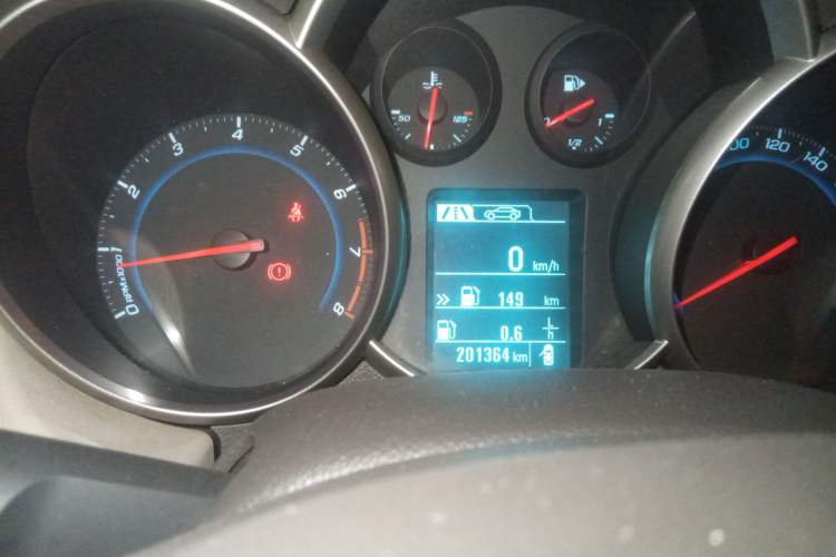 Used Chevrolet Cruze 2015 1.5L Classic SL MT Instrument Cluster
