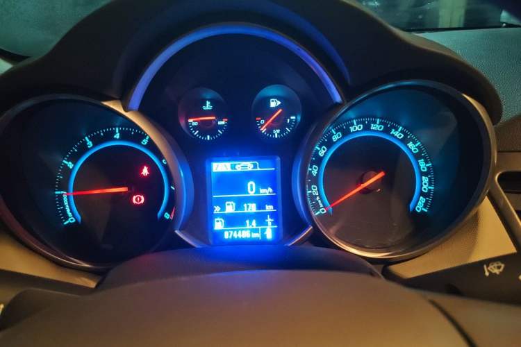 Used Chevrolet Cruze 2015 1.5L Classic SE MT Instrument Cluster