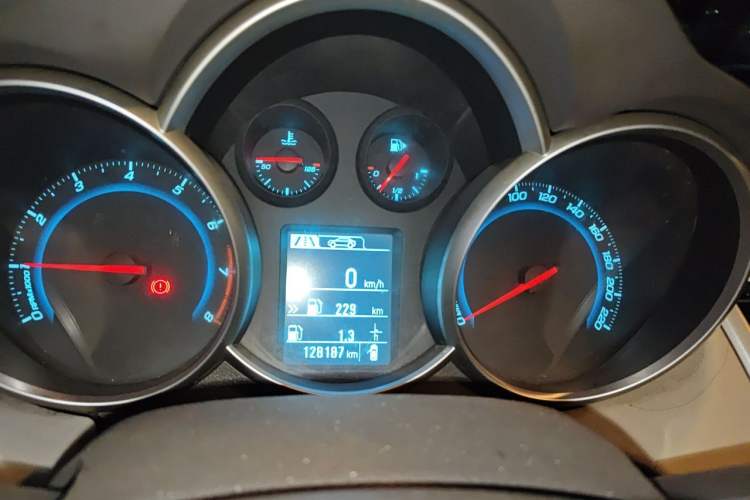 Used Chevrolet Cruze 2015 1.5L Classic SL MT Instrument Cluster