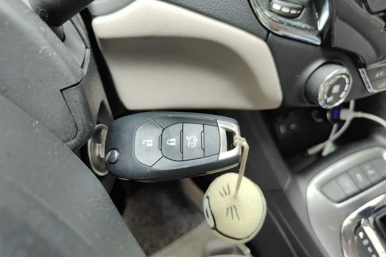 Used Chevrolet Cruze 2015 1.5L Automatic Luxury Edition Interior 1