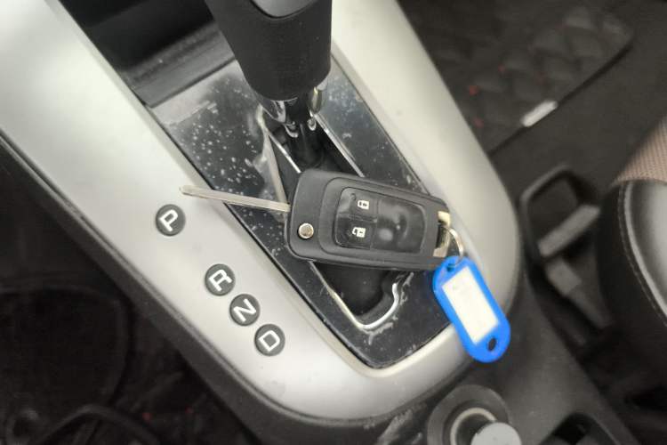 Used Chevrolet Cruze 2015 Hatchback 1.6L Automatic Comfort Edition Interior 1