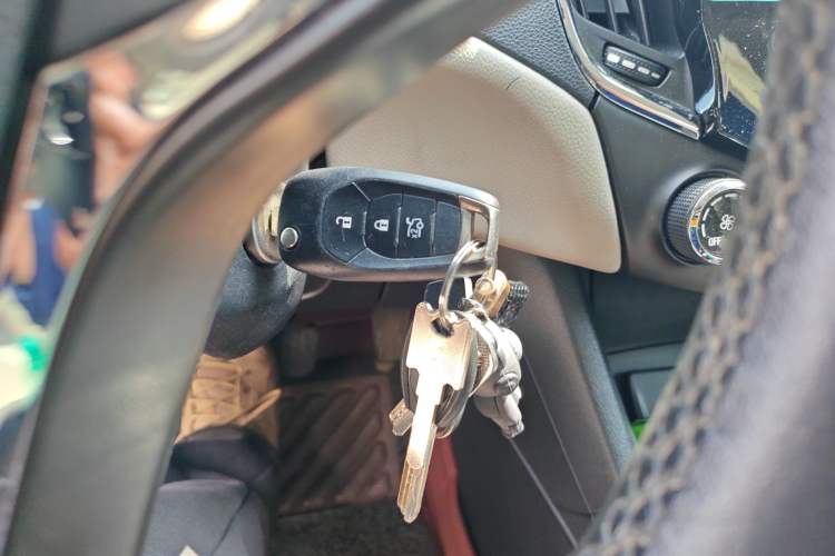 Used Chevrolet Cruze 2015 1.4T DCG Luxury Edition Interior 1