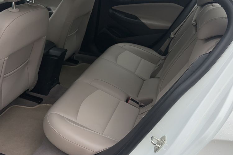Used Chevrolet Cruze 2015 1.5L Automatic Luxury Edition Interior 1