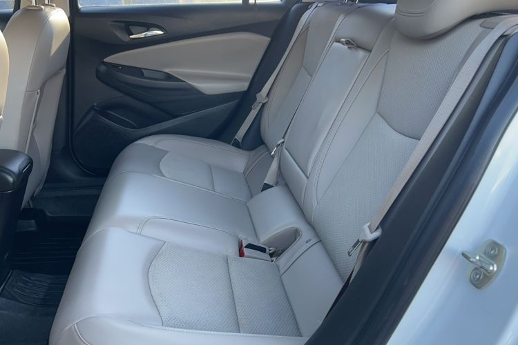 Used Chevrolet Cruze 2015 1.5L Automatic Luxury Edition Interior 2