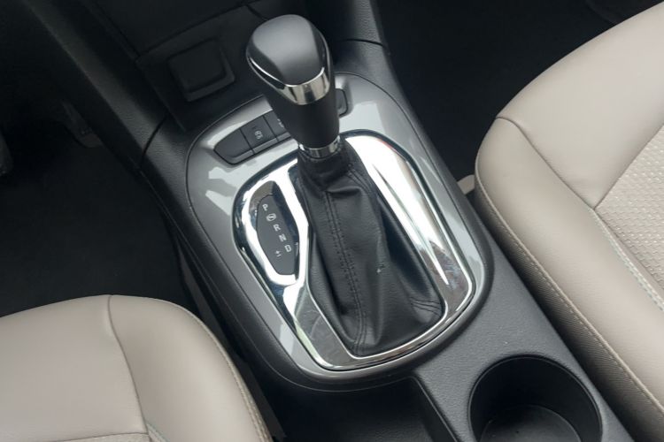 Used Chevrolet Cruze 2015 1.5L Automatic Luxury Edition Interior 6
