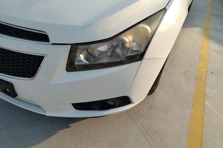 Used Chevrolet Cruze 2015 Hatchback 1.6L Automatic Comfort Edition Left Front Headlight