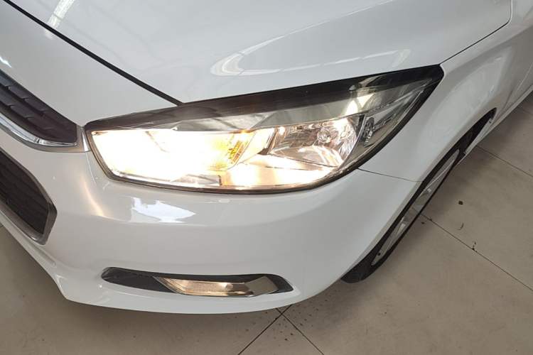 Used Chevrolet Cruze 2015 1.5L Automatic Luxury Edition Left Front Headlight