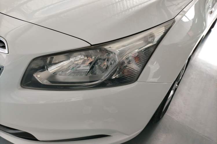 Used Chevrolet Cruze 2015 1.5L Classic SL MT Left Front Headlight