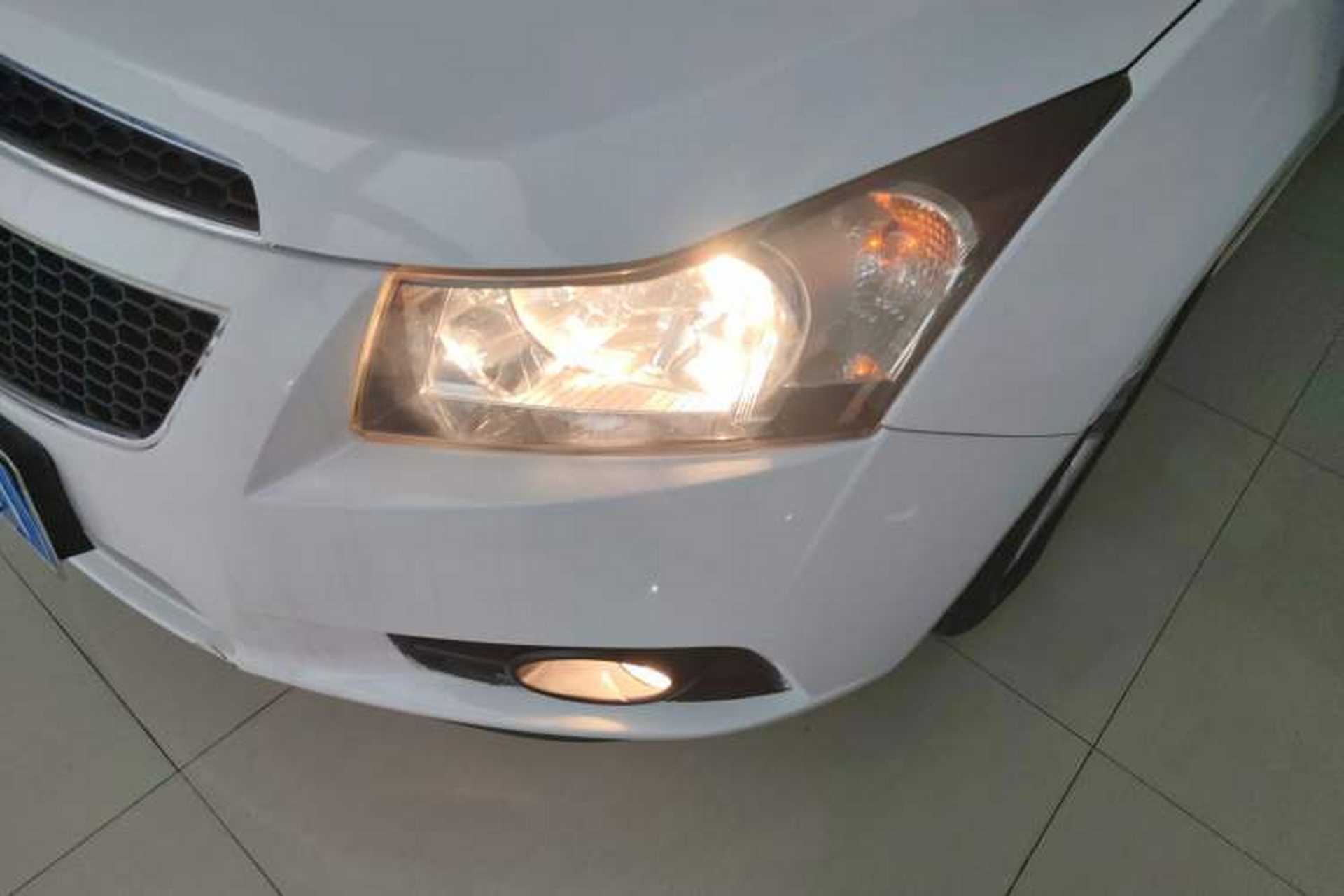 Used Chevrolet Cruze 2015 Hatchback 1.6L Automatic Comfort Edition Left Front Headlight