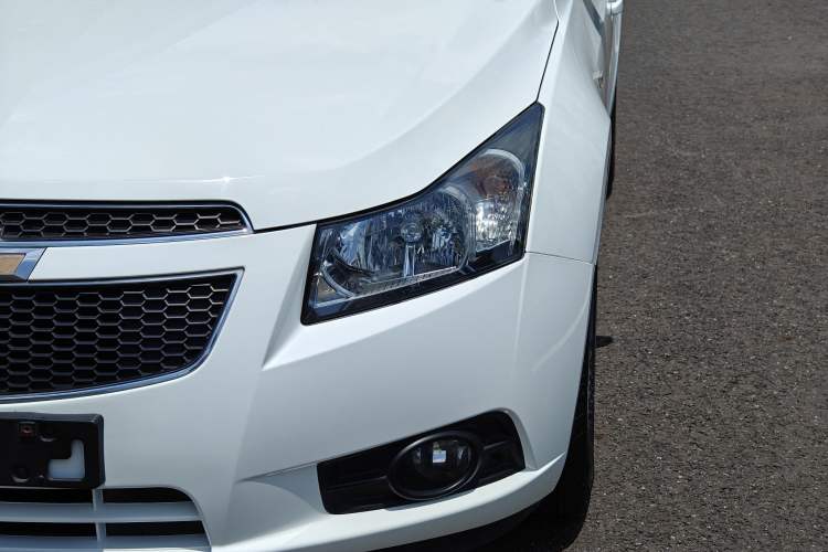 Used Chevrolet Cruze 2015 Hatchback 1.6L Automatic Comfort Edition Left Front Headlight