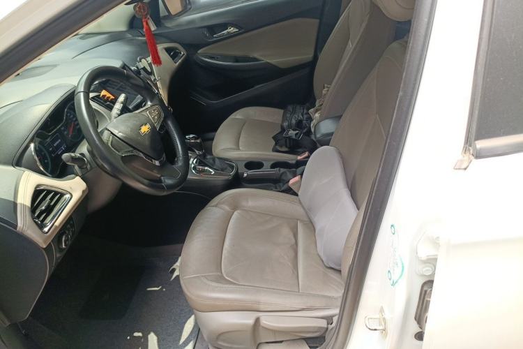 Used Chevrolet Cruze 2015 1.4T DCG Luxury Edition Left Front Seat