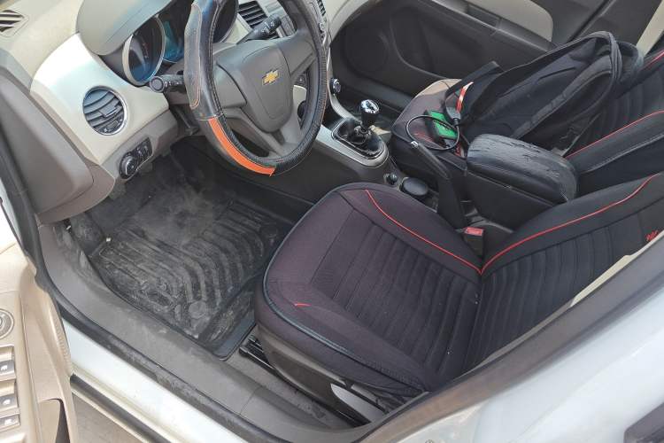 Used Chevrolet Cruze 2015 1.5L Classic SL MT Left Front Seat