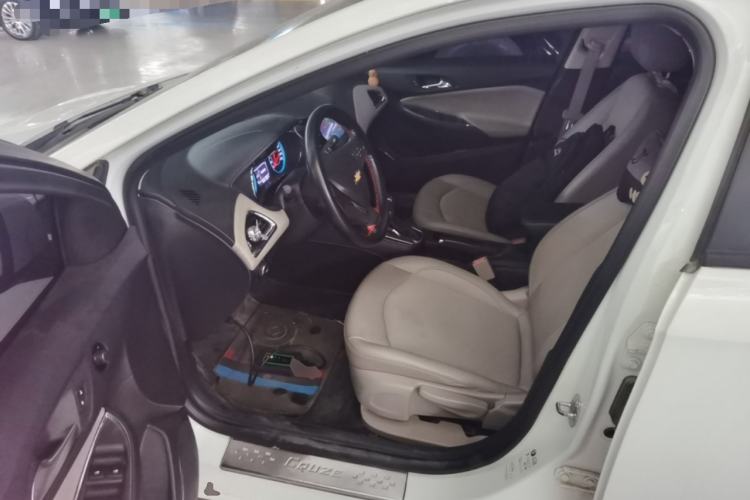 Used Chevrolet Cruze 2015 1.5L Automatic Luxury Edition Left Front Seat