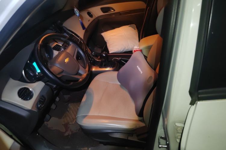 Used Chevrolet Cruze 2015 1.5L Classic SE MT Left Front Seat