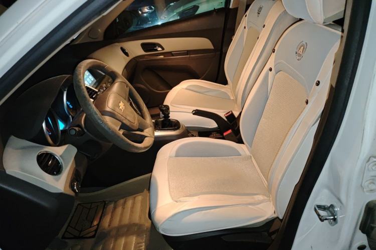 Used Chevrolet Cruze 2015 1.5L Classic SL MT Left Front Seat