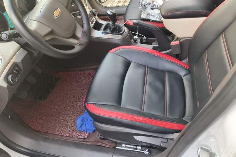 Used Chevrolet Cruze 2015 1.5L Classic SE MT Left Front Seat