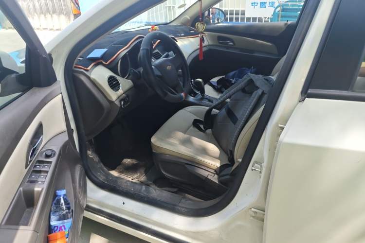 Used Chevrolet Cruze 2015 1.5L Classic SE AT Left Front Seat