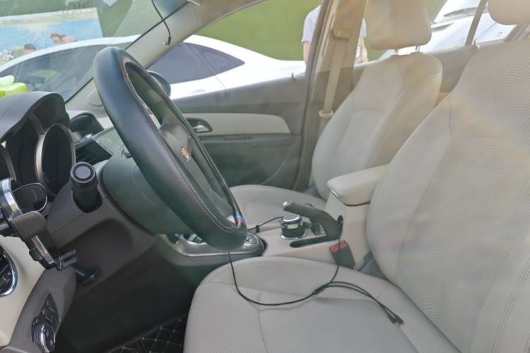 Used Chevrolet Cruze 2015 1.5L Classic SE AT Left Front Seat