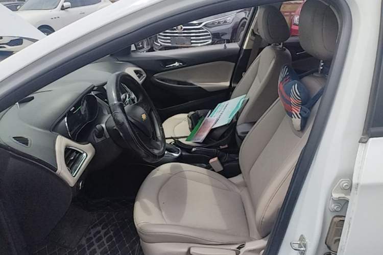 Used Chevrolet Cruze 2015 1.5L Automatic Luxury Edition Left Front Seat
