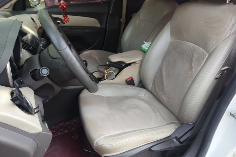 Used Chevrolet Cruze 2015 1.5L Classic SE MT Left Front Seat