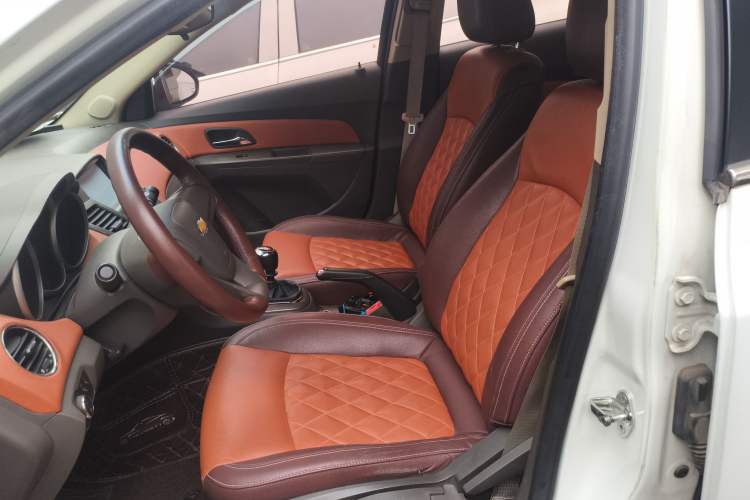 Used Chevrolet Cruze 2015 1.5L Classic SE MT Left Front Seat