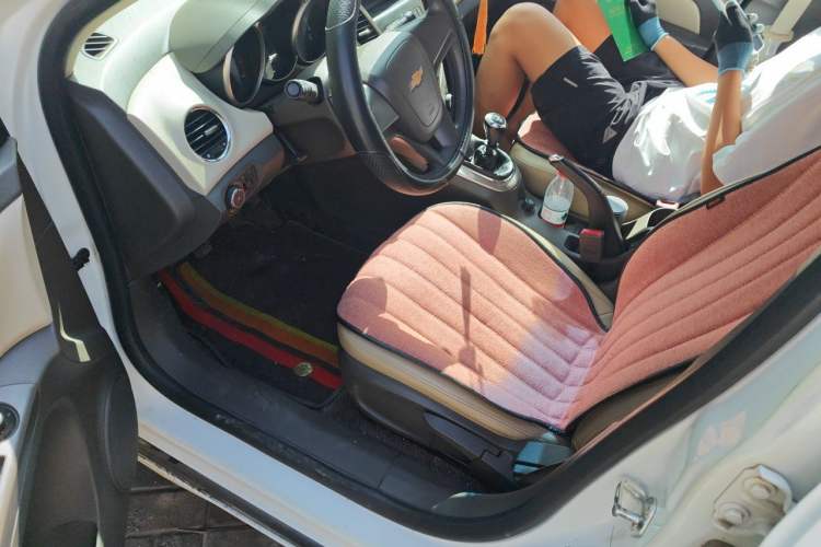 Used Chevrolet Cruze 2015 1.5L Classic SL MT Left Front Seat