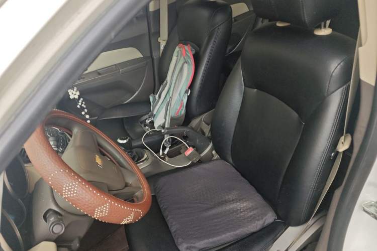 Used Chevrolet Cruze 2015 1.5L Classic SL MT Left Front Seat