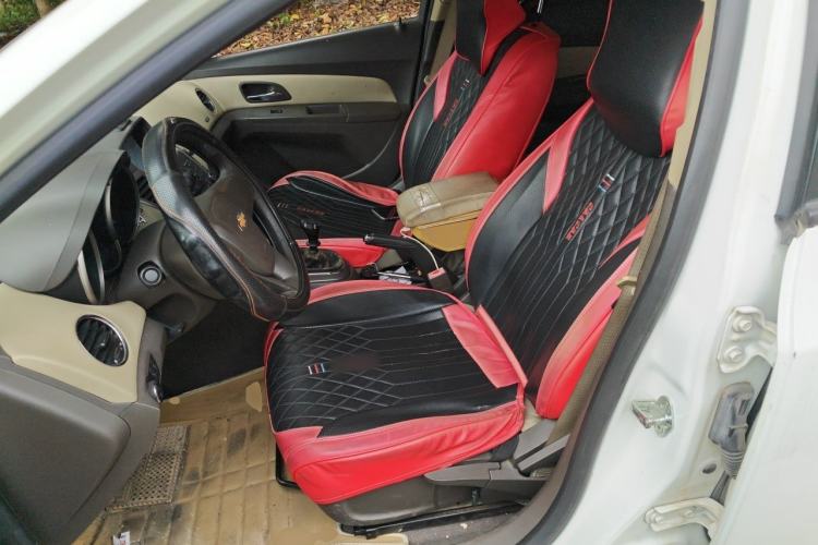 Used Chevrolet Cruze 2015 1.5L Classic SE MT Left Front Seat