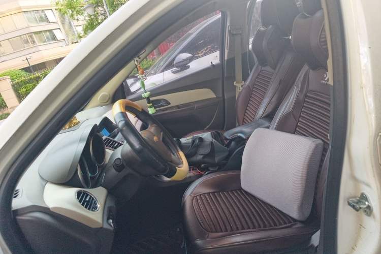 Used Chevrolet Cruze 2015 1.5L Classic SE AT Left Front Seat