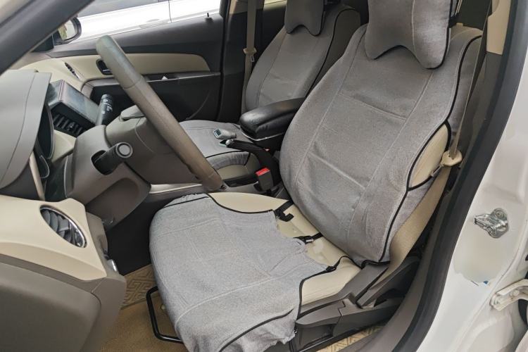 Used Chevrolet Cruze 2015 1.5L Classic SL MT Left Front Seat