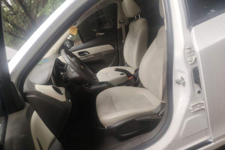 Used Chevrolet Cruze 2015 1.5L Classic SE AT Left Front Seat