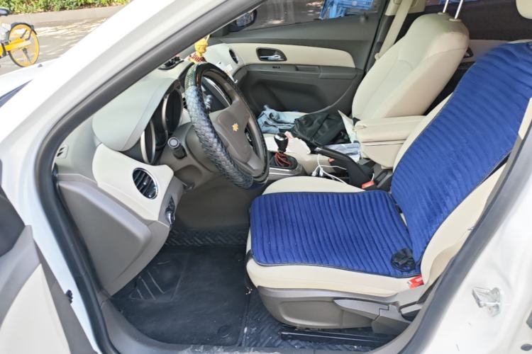 Used Chevrolet Cruze 2015 1.5L Classic SL MT Left Front Seat