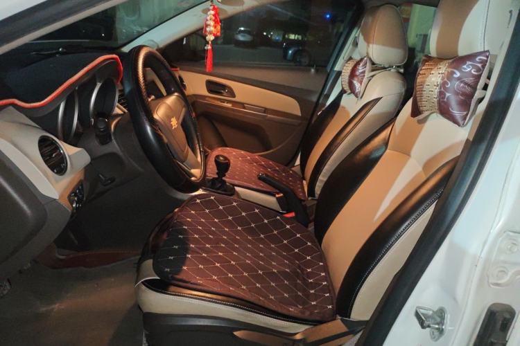 Used Chevrolet Cruze 2015 1.5L Classic SL MT Left Front Seat