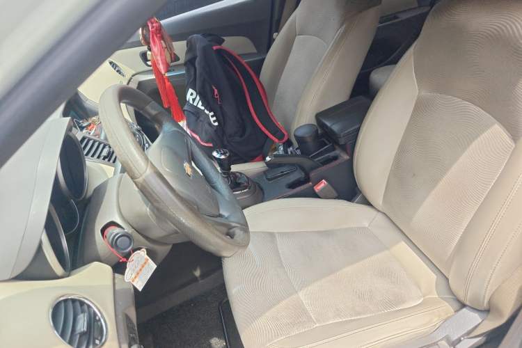 Used Chevrolet Cruze 2015 1.5L Classic SE MT Left Front Seat