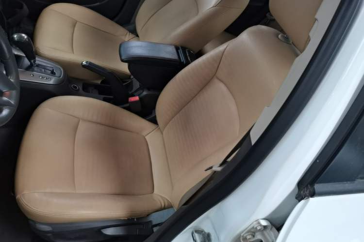 Used Chevrolet Cruze 2015 1.5L Classic SE AT Left Front Seat