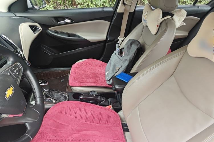 Used Chevrolet Cruze 2015 1.4T DCG Luxury Edition Left Front Seat