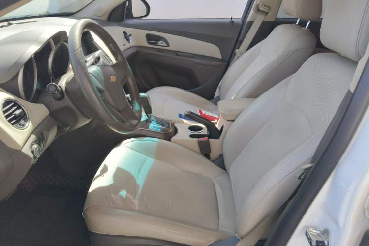 Used Chevrolet Cruze 2015 1.5L Classic SE AT Left Front Seat