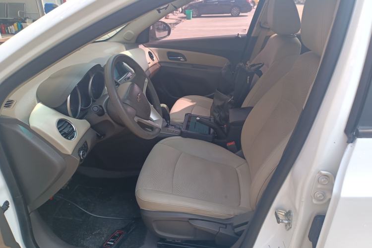 Used Chevrolet Cruze 2015 1.5L Classic SE AT Left Front Seat
