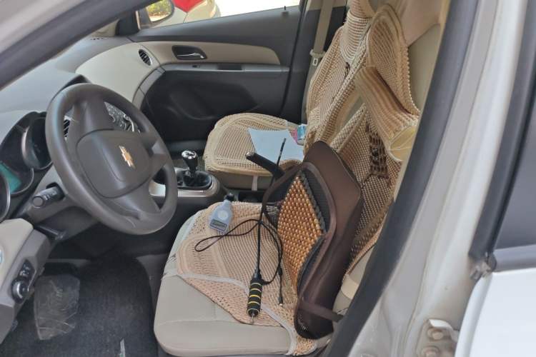 Used Chevrolet Cruze 2015 1.5L Classic SL MT Left Front Seat