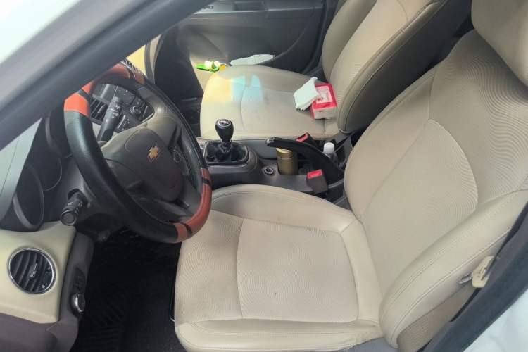 Used Chevrolet Cruze 2015 1.5L Classic SE MT Left Front Seat