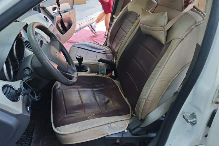 Used Chevrolet Cruze 2015 1.5L Classic SE MT Left Front Seat
