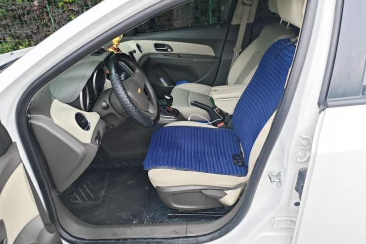 Used Chevrolet Cruze 2015 1.5L Classic SL MT Left Front Seat