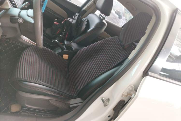 Used Chevrolet Cruze 2015 1.5L Classic SL MT Left Front Seat