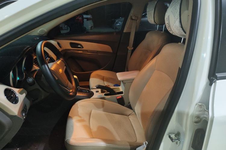 Used Chevrolet Cruze 2015 1.5L Classic SE AT Left Front Seat