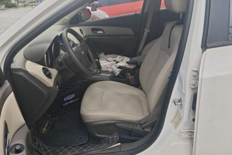 Used Chevrolet Cruze 2015 1.5L Classic SE AT Left Front Seat