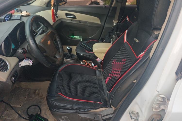Used Chevrolet Cruze 2015 1.5L Classic SE MT Left Front Seat