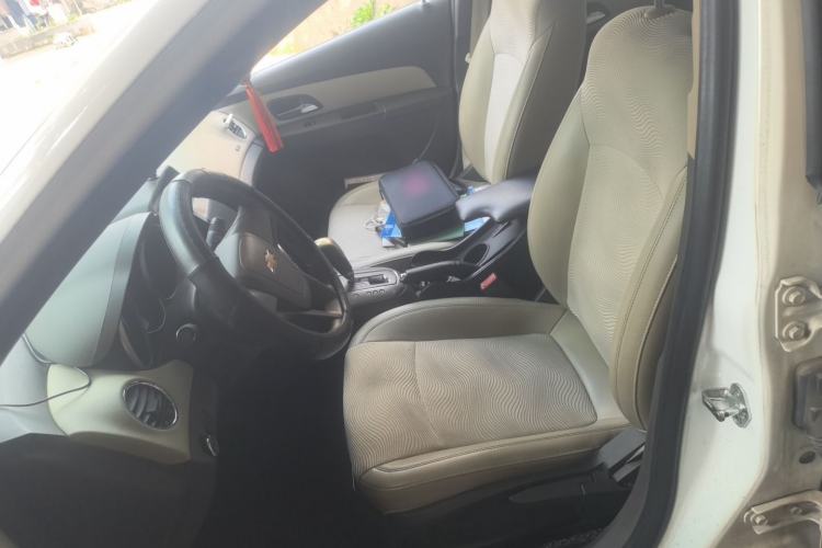 Used Chevrolet Cruze 2015 1.5L Classic SE AT Left Front Seat