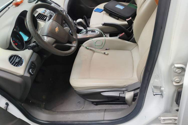 Used Chevrolet Cruze 2015 1.5L Classic SE AT Left Front Seat