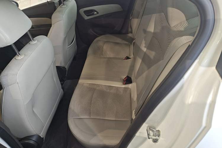 Used Chevrolet Cruze 2015 1.5L Classic SE AT Left Front Seat